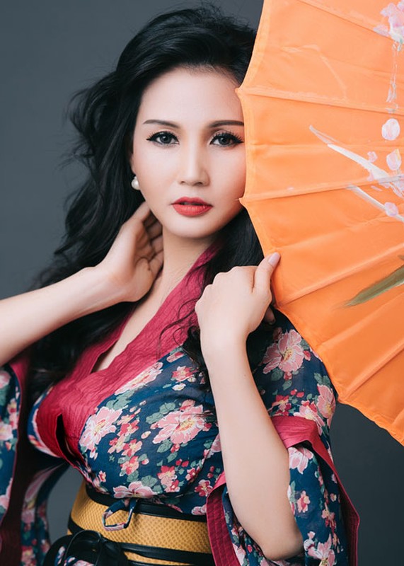 Hoa hau quy ba Suong Dang quyen ru trong bo anh moi-Hinh-3